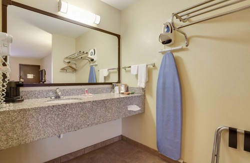 Millington Hotel | Mill Tree Inn