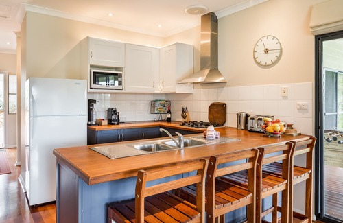 Yallingup House | Millbrook Cottage Yallingup -panoramic views down Wildwood Valley