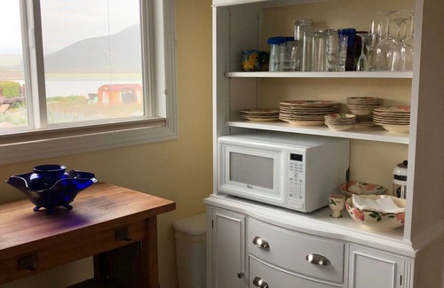 Baywood Park House | Millie's Baywood Place - 30 day minimum