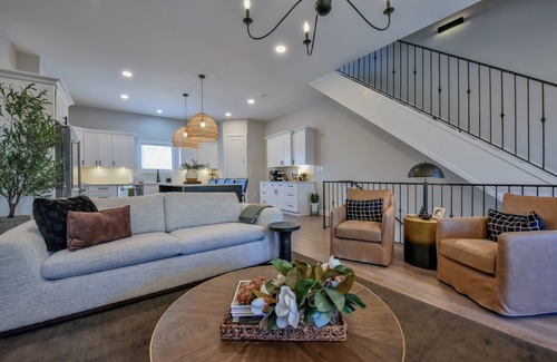 Tuscaloosa House | Million Dollar Rooftop - Luxe townhouse with roof terrace, kitchen, & firepit