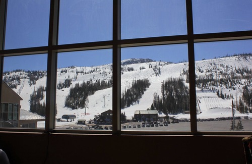 Brian Head Condo | Million Dollar View, steps to slopes!