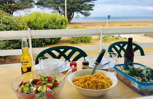 St Leonards Cottage | Million $ majestic waterfront views BBQ fishing beach wineries
