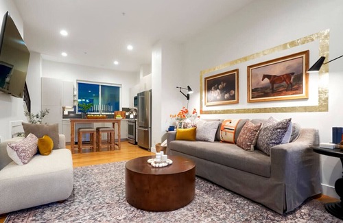 Golden House | Million $ Rooftop MTN Views -2 King Beds-DT Golden