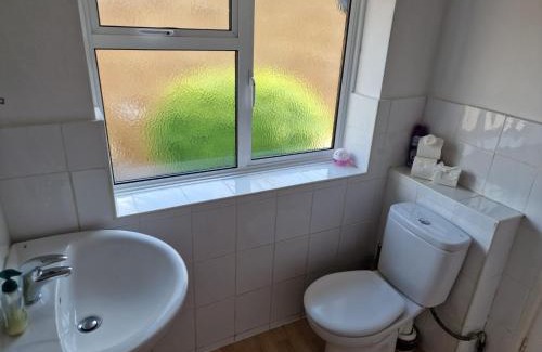 Guildford Apartment | Millmead Apartment in central Guildford with parking