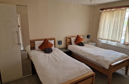 Guildford Apartment | Millmead Apartment in central Guildford with parking