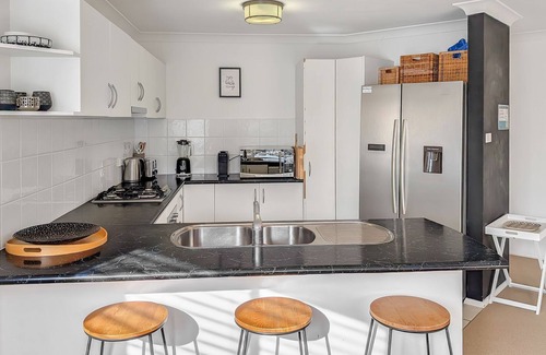 Vincentia House | Milo's @ the Bay by Experience Jervis Bay