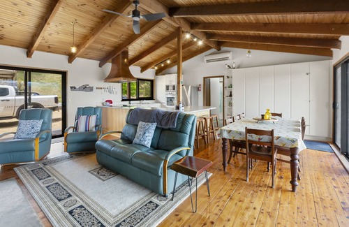 Merrijig House | Milpara Farm - 15mins from Mt Buller off mountain