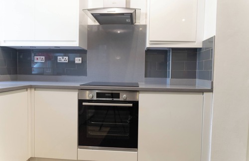 Milton Keynes House | Milton Keynes Retreat - 4 Bedroom Luxury House