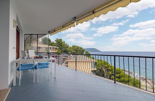Capo Mimosa-Rollo Apartment | Mimosa Blu con vista mare terrazza - Wi Fi - AC - Parcheggio