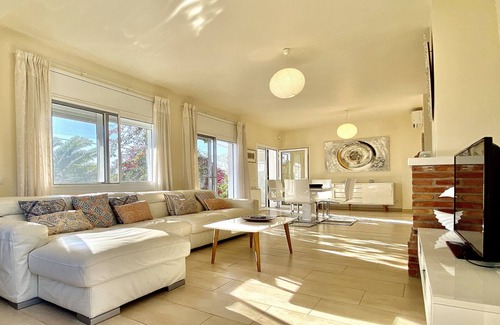 Les Tres Cales Villa | Mimosa large villa ideal for families to share