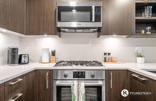 Bridgeland Condo | Min. 30 Days » The Radius DT » 2 BR » Free Parking