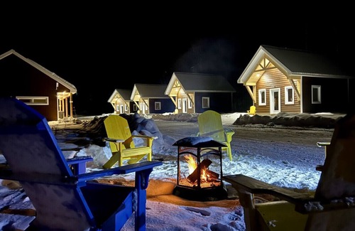 Saint-Gabriel-de-Valcartier Ski Chalet | Mini cottage # 1 by the river banks