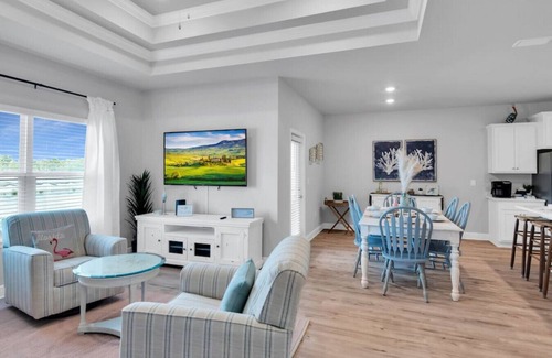 Port St. Joe House | Min2Beach ⛱️6 SeatGolfCart🔆Heated Pool🌊BeachEquip 🔥 Firepit❤️🦮 Boat Storage Option