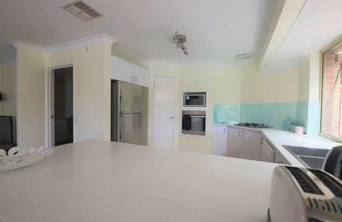 Mindarie House | MINDARIE VILLA GREAT FAMILY HOLIDAY HOME