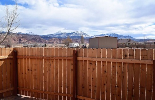 Moab South Valley Cabin | Miner's Cabin Cabin 2