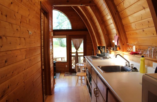 Salt Spring Island Cabin | Mineral Springs Resort