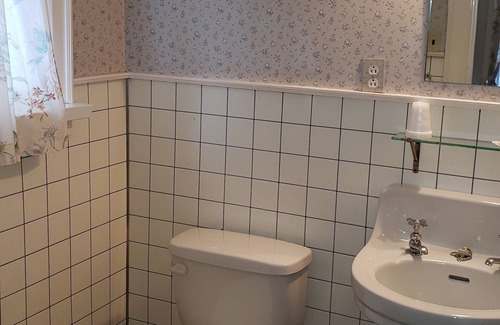 Minden Hills Hotel | Miners Bay Lodge