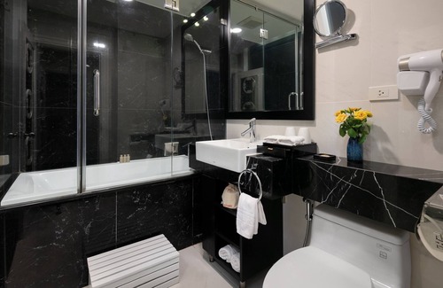Hang Trong Hotel | Minerva Church Hotel