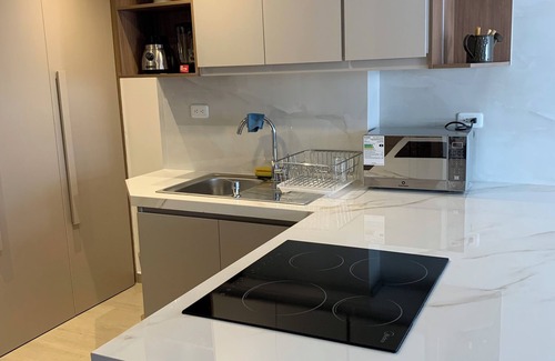 La Colon Apartment | Mini furnished apartment in Quito, C.C. sector. Multicenter