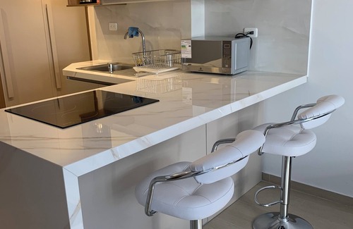 La Colon Apartment | Mini furnished apartment in Quito, C.C. sector. Multicenter