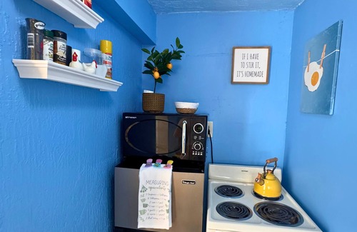 Miami Gardens Apartment | Mini Home. 8 Min to Hard Rock Stadium.