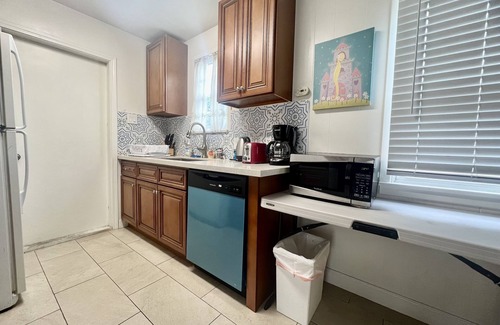 Rowland Heights House | Mini single family house 2 bedrooms 1 bathroom with 3 beds.