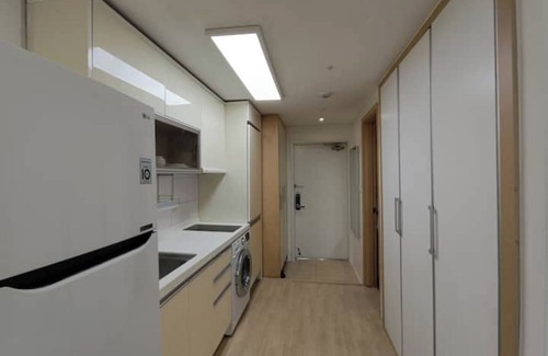 Banghwa-dong Condo | Minimalism Stay 8-A next to Gimpo Airport