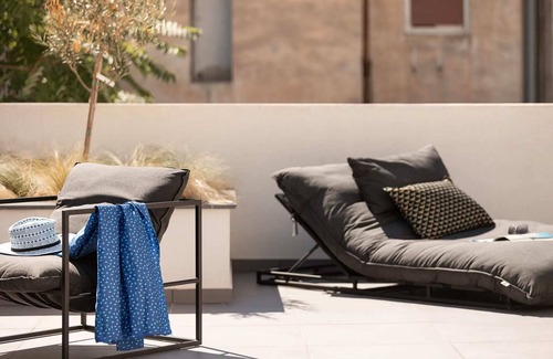 Makrigianni Apartment | Minimalist and Comfortable 1BR Suite in Athens