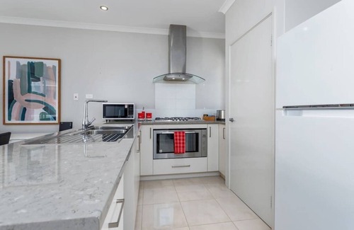 Ardross House | Minimalist Suburban Villa*Garden City*Family Friendly*