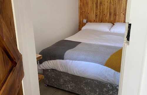 Redruth House | Minimoore Lodge. Perfect for walkers, cyclists and surfers.