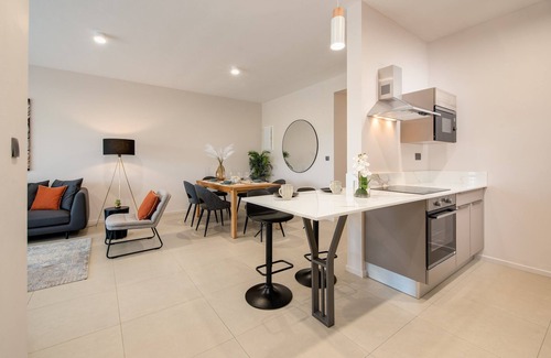 Candos Hotel | Minissy Luxury Services Apartment