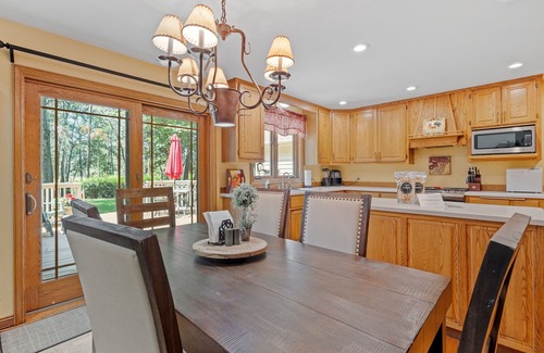 Blaine House | MINNeSTAY* North Oaks Estate | Blaine | Family