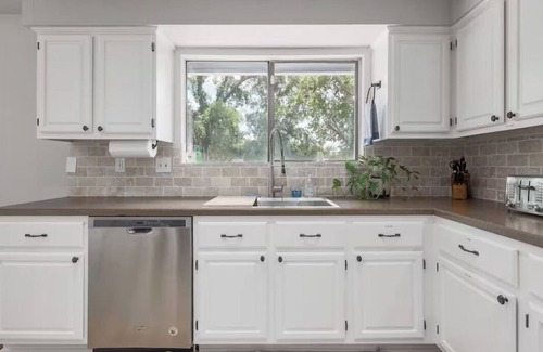 Apache Shores House | Mins from Lake Austin: 2 story, fully equipped 4bd house with creek & fire pit.