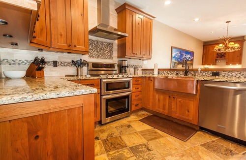 Keystone House | Mins from Resort Shuttle is this Townhome w/Beautiful Views from Private Deck