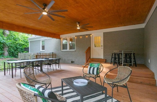 Franklin House | Mins to Downtown Franklin w/Bar