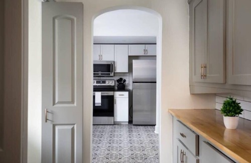 Norwood House | Mins to Downtown & Top Golf - Historic at Norwood