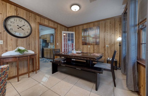 Columbus House | Mins to Ft Moore - The Columbus Cottage Guesthouse