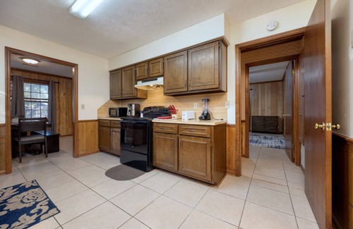 Columbus House | Mins to Ft Moore - The Columbus Cottage Guesthouse