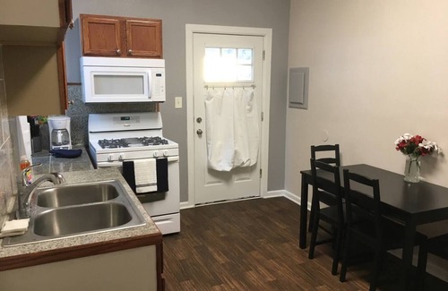 Windsor Park Apartment | Mins to mass Ave -Workspace, Smart TV & AC