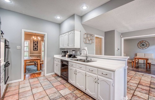 Cordova House | Mins to Shelby Farm Park! - Comfy in Cordova