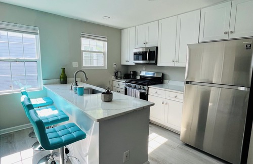 Potomac West House | Mins to Washington DC DCA Capitol National Mall Smithsonian Free Parking Metro