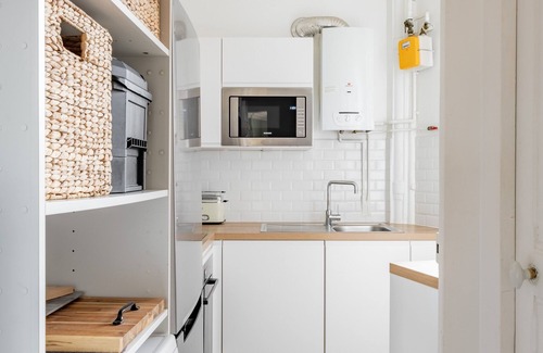 Saint-Ouen Apartment | Mint Infusions, by Veeve