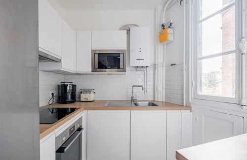 Saint-Ouen Apartment | Mint Infusions, by Veeve