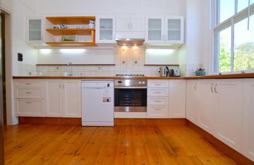 Leura House | Mintie Cottage on Leura Mall