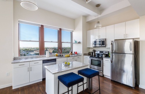 Historic Downtown Condo | Minutes from NYC 1BD/1BA Panoramic Views of NYC