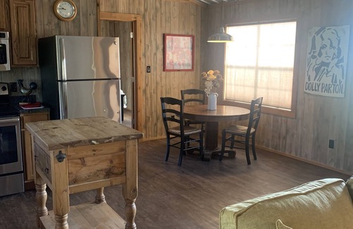 Fayetteville Cottage | Minutes from Round Top