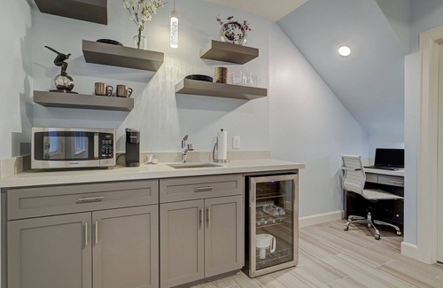 Northside House | Minutes from Sports, Concerts, Theater and Night life events