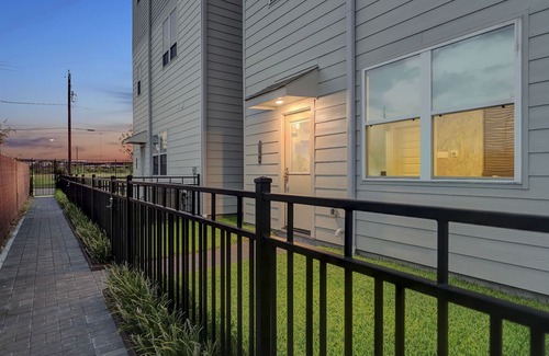 Northside House | Minutes from Sports, Concerts, Theater and Night life events