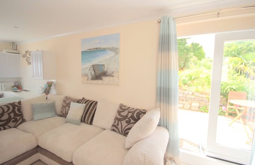 Saint Erth Praze Cottage | Minutes from St Ives, Fabulous Beaches and St Michael's Mount!