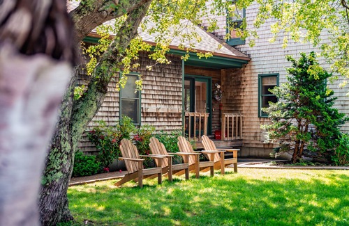 Narragansett House | Minutes From Water - Spacious 4BR